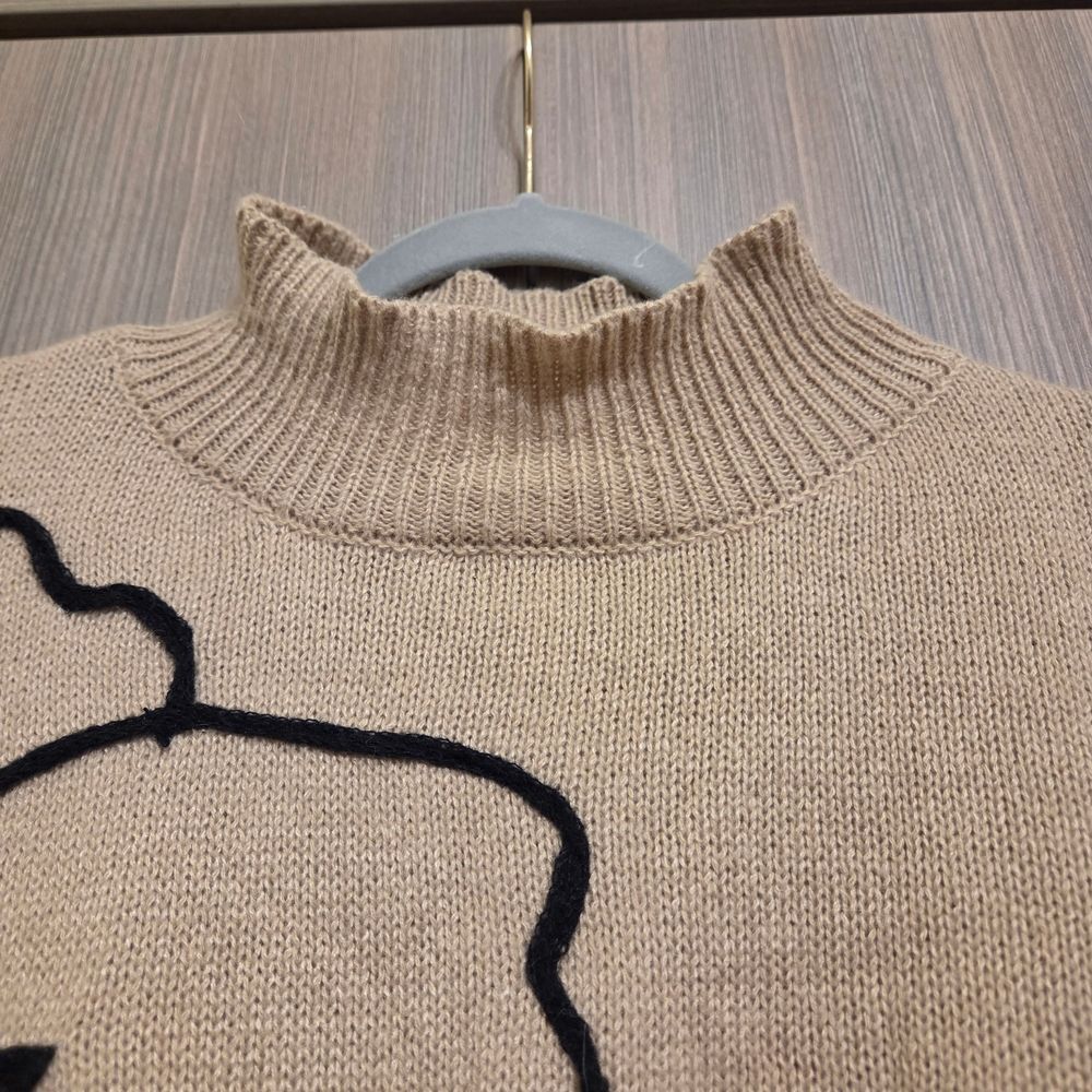 Beige Floral Sweater - Picture 3 of 5